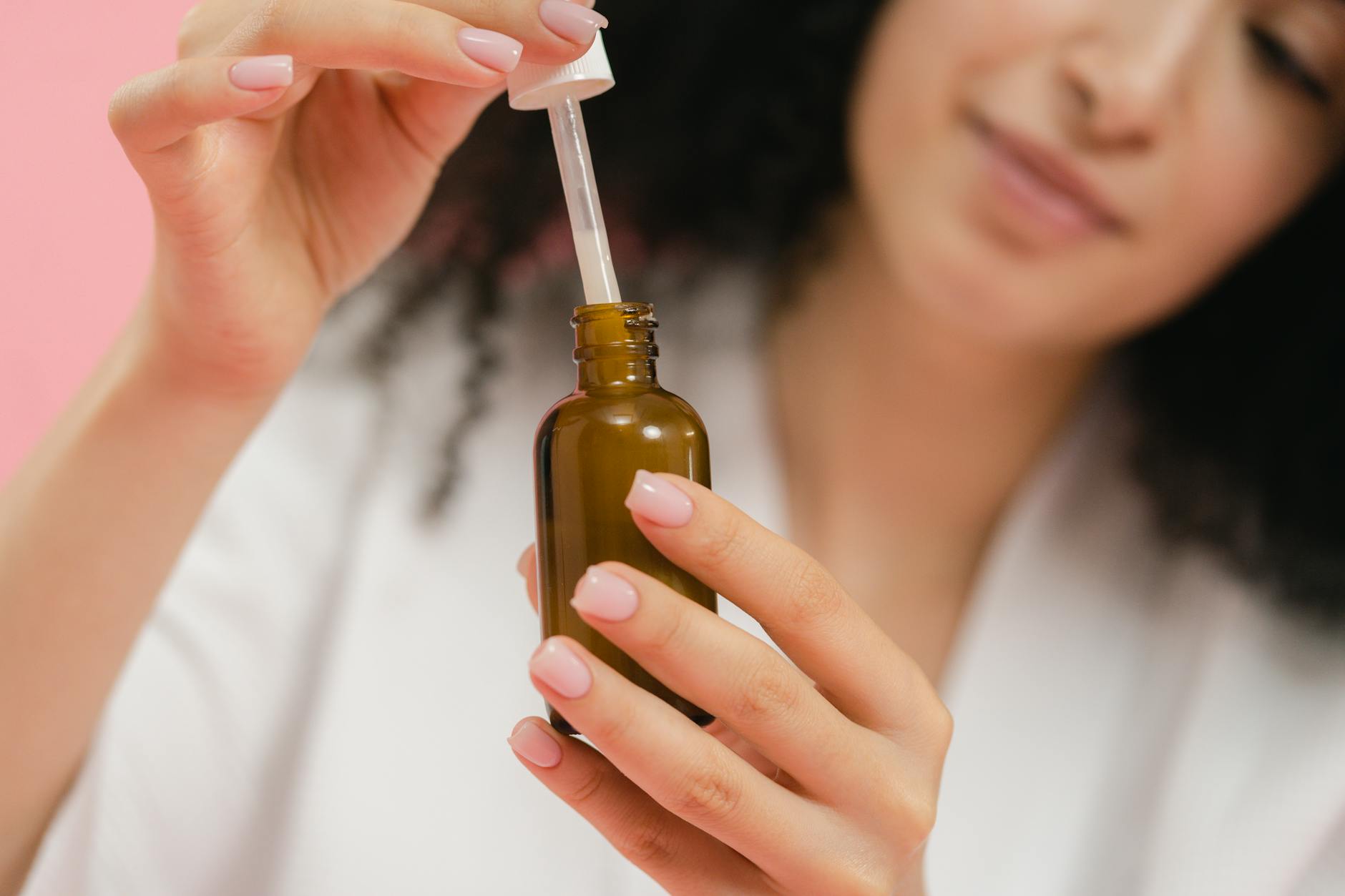 Retinol for Beginners: What It Actually Does, How to Start Without Wrecking Your Skin