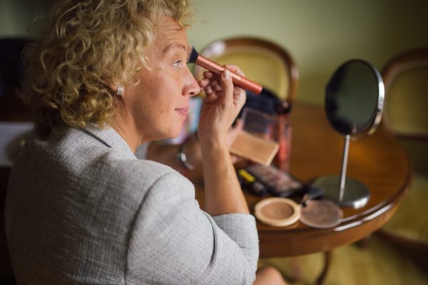 Sweat-Proof Summer Makeup: Building a Base That Survives Heat and Humidity