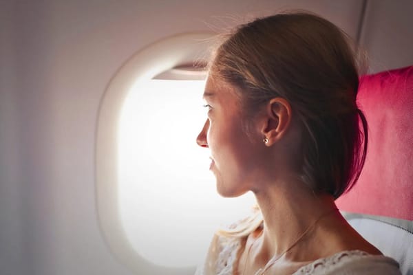 Airplane Skin: What Cabin Pressure and Recycled Air Actually Do to Your Face on Late-Summer Flights