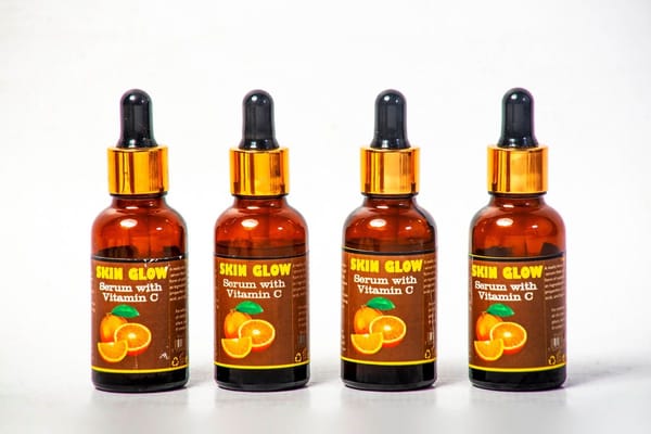 Why Your Vitamin C Serum Turns Orange: The Oxidation Chemistry Behind a Skincare Staple